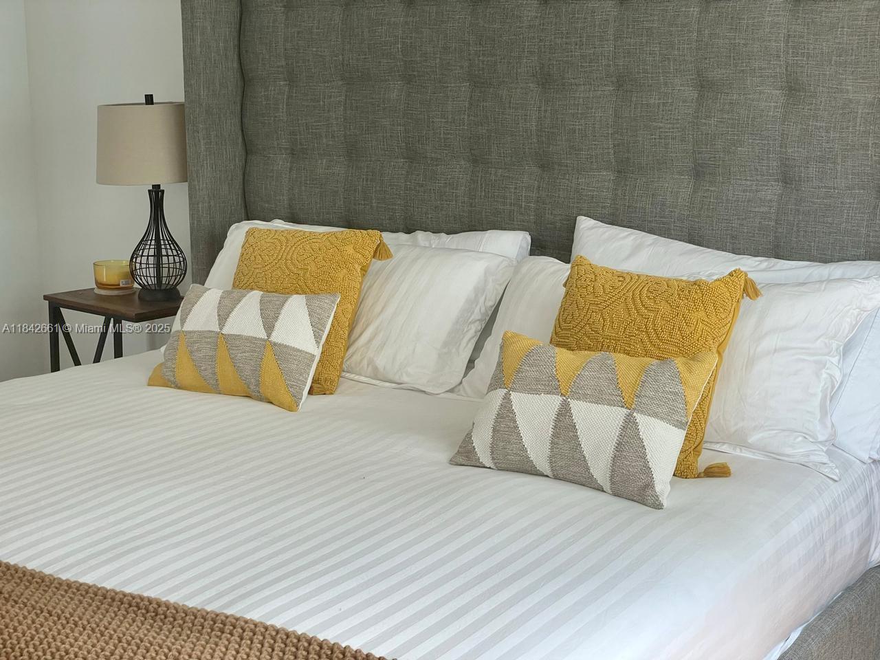 THE MARK ON BRICKELL COND - Residential