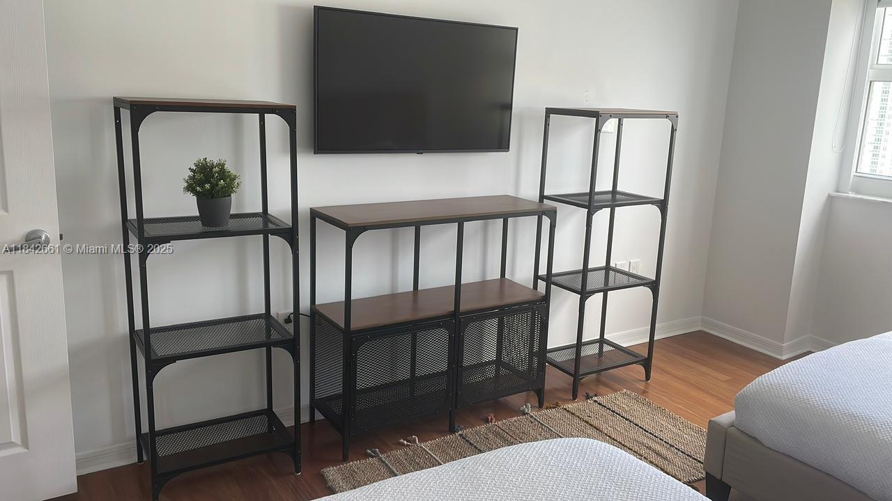 THE MARK ON BRICKELL COND - Residential