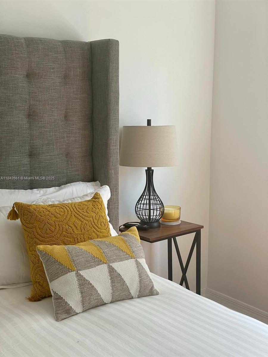 THE MARK ON BRICKELL COND - Residential