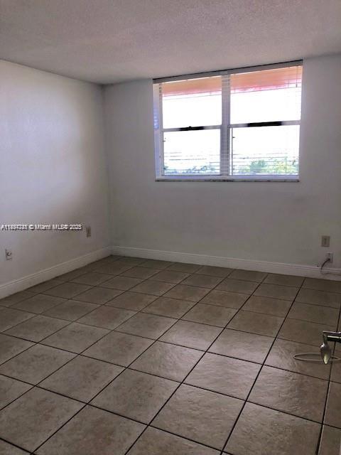 BAYVIEW PALMS CONDO - Residential Lease