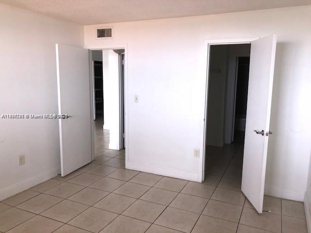 BAYVIEW PALMS CONDO - Residential Lease