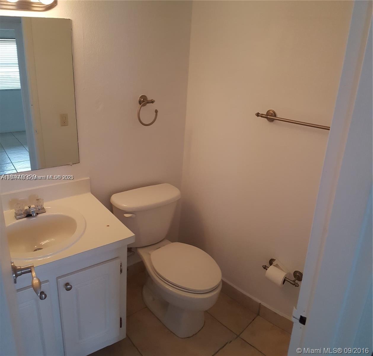 BAYVIEW PALMS CONDO - Residential Lease