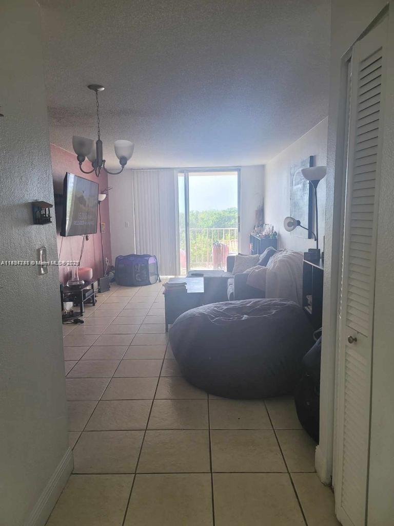 BAYVIEW PALMS CONDO - Residential Lease