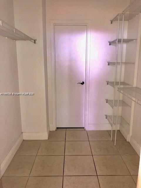 BAYVIEW PALMS CONDO - Residential Lease