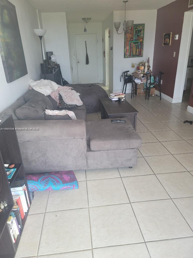 BAYVIEW PALMS CONDO - Residential Lease