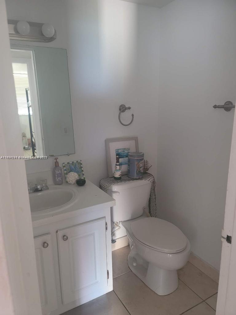 BAYVIEW PALMS CONDO - Residential Lease