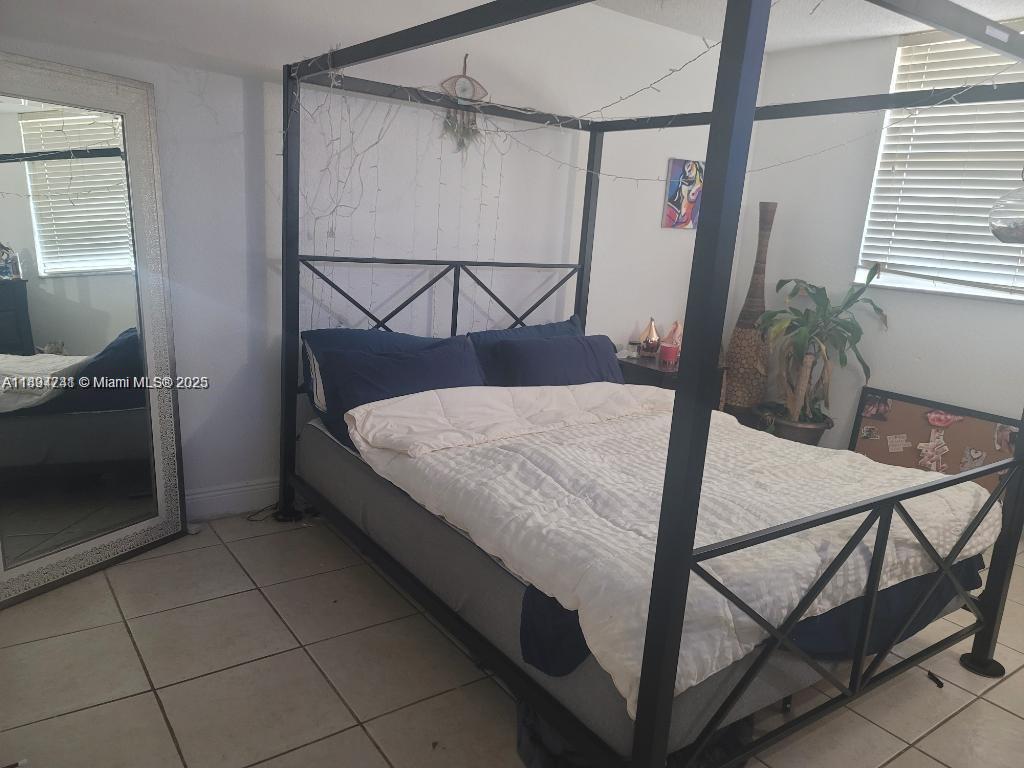 BAYVIEW PALMS CONDO - Residential Lease