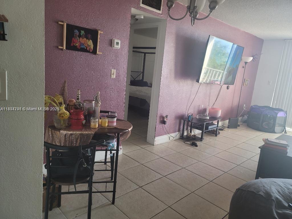 BAYVIEW PALMS CONDO - Residential Lease