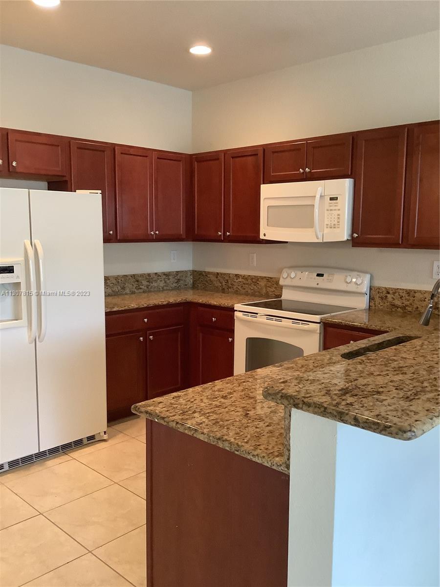 TRELLIS AT BAYSHORE - Residential Lease