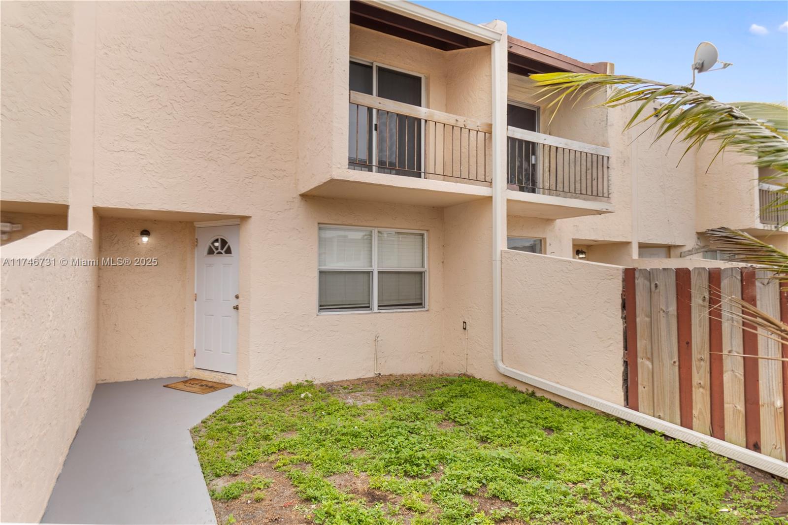 PALMAS TOWNHOUSES CONDO - Residential