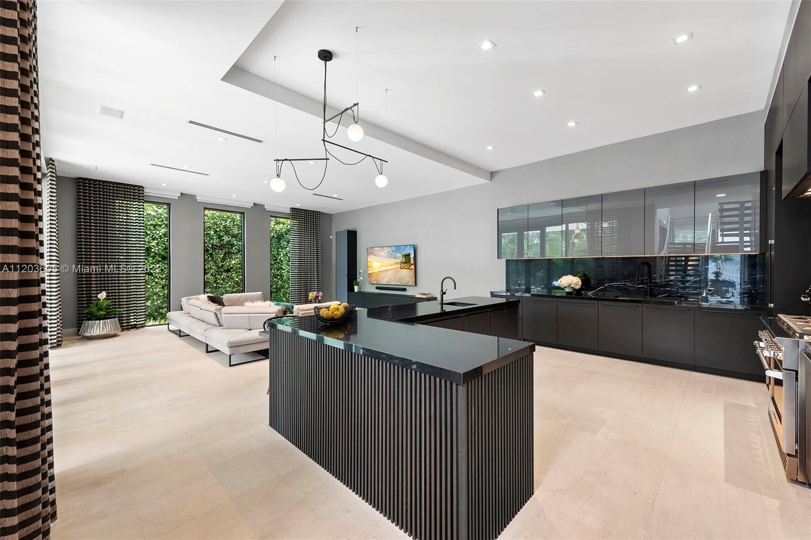 UNIVERSITY ESTATES - Residential