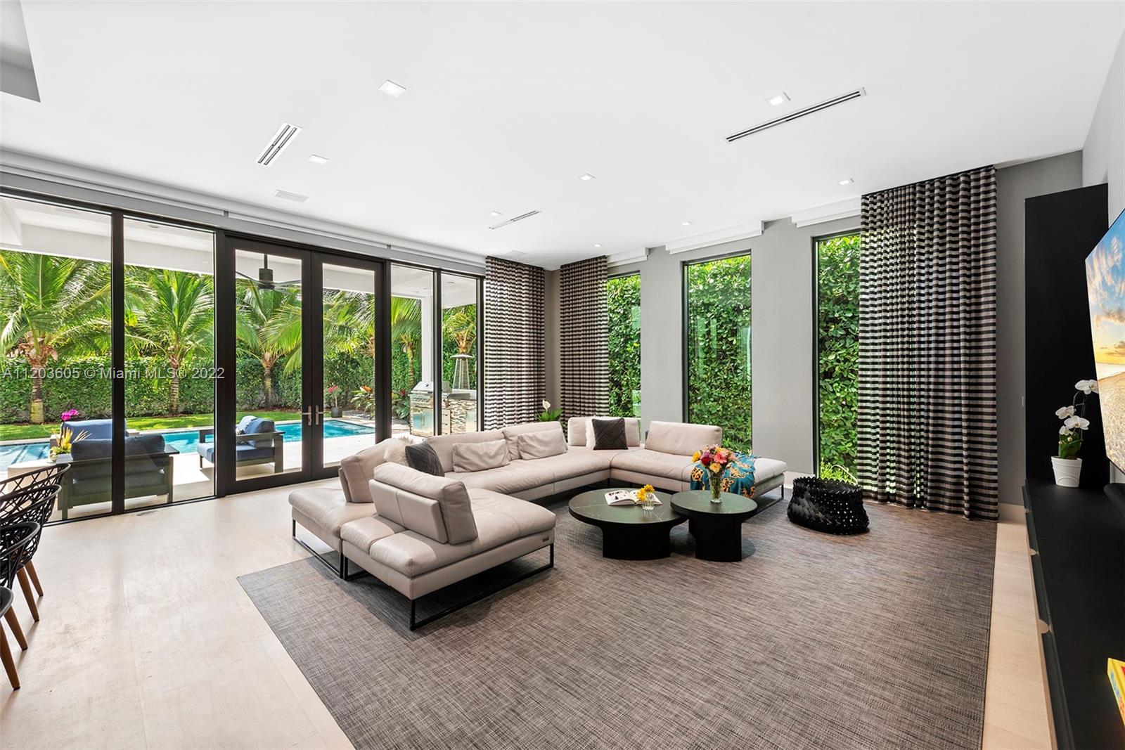 UNIVERSITY ESTATES - Residential