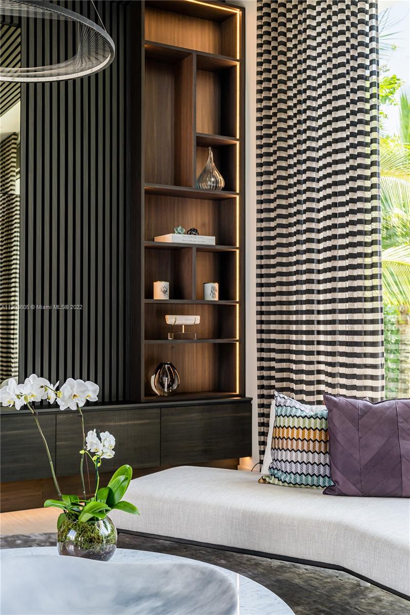 UNIVERSITY ESTATES - Residential