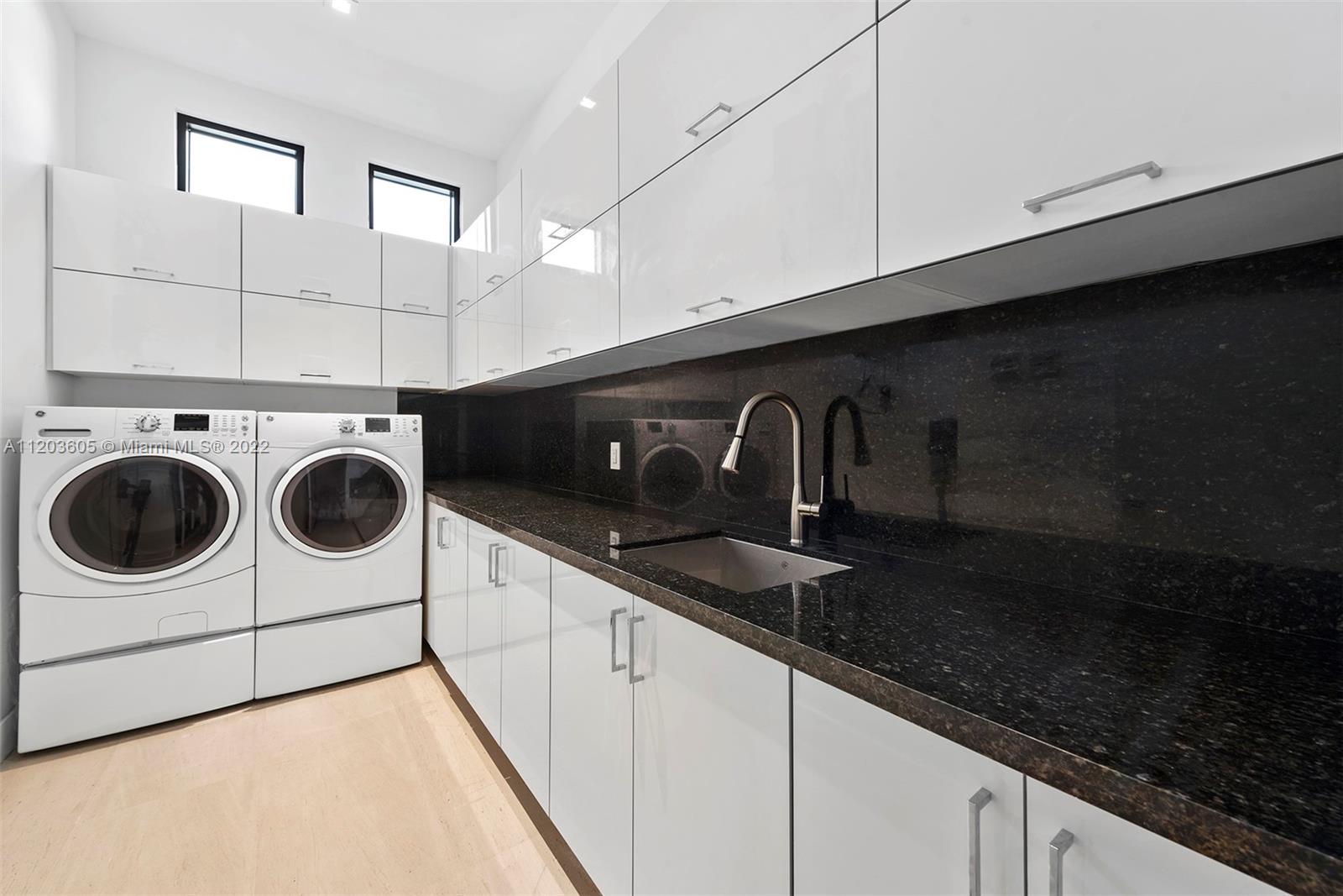 UNIVERSITY ESTATES - Residential