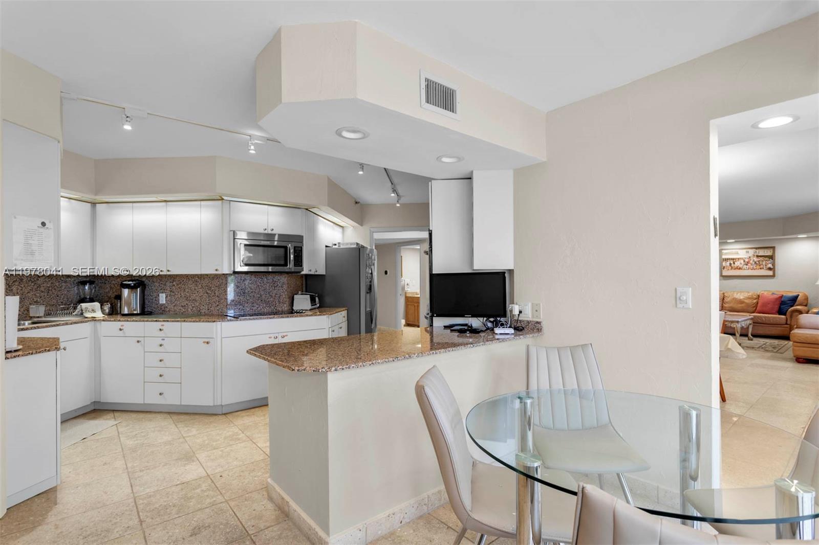 TURNBERRY ISLE SOUTH COND - Residential