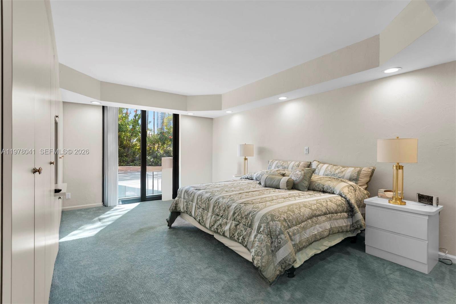 TURNBERRY ISLE SOUTH COND - Residential