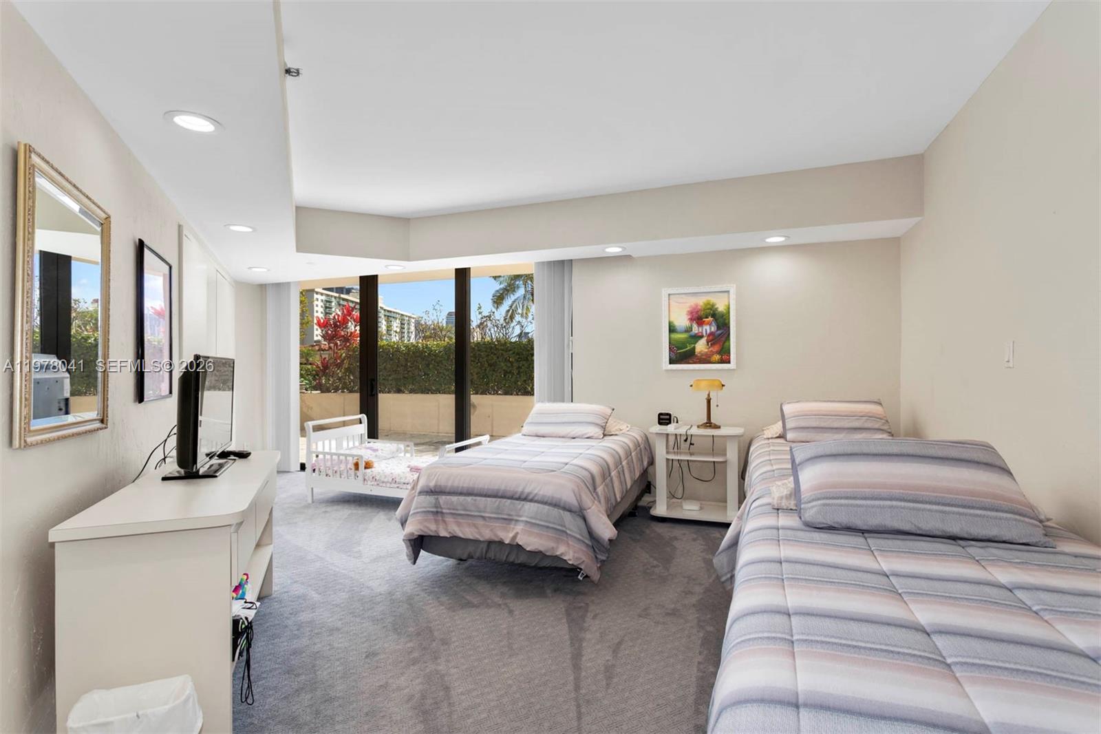 TURNBERRY ISLE SOUTH COND - Residential