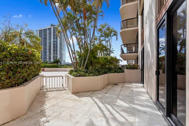 TURNBERRY ISLE SOUTH COND - Residential