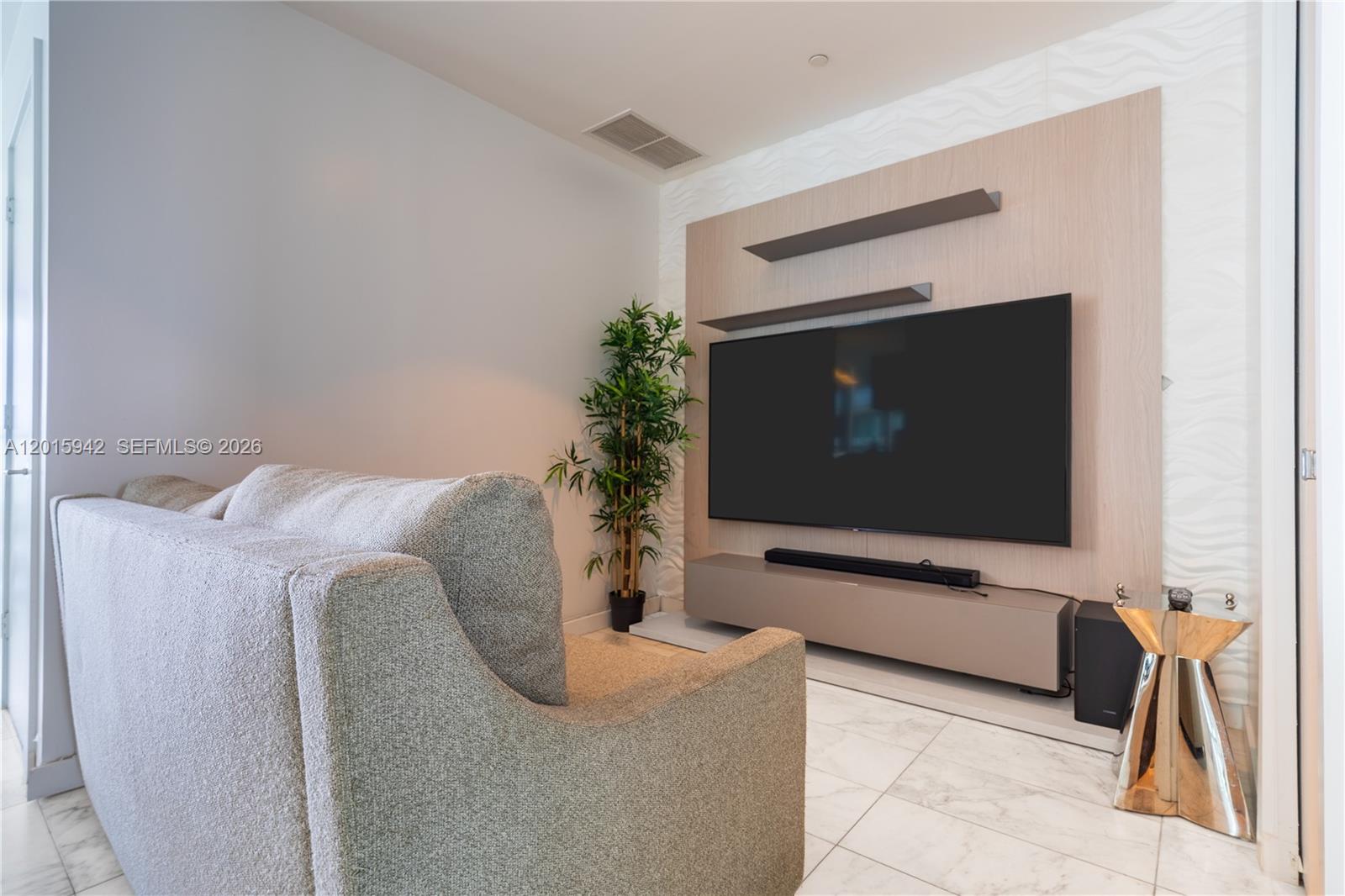 GRAN PARAISO CONDO - Residential