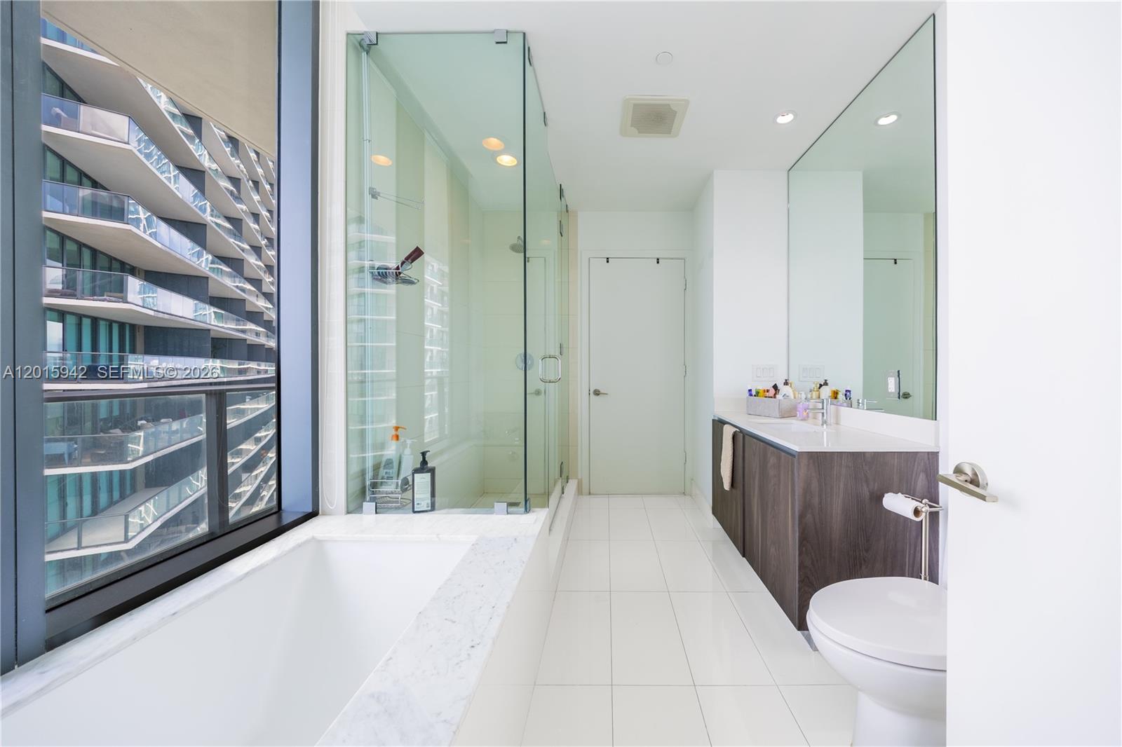 GRAN PARAISO CONDO - Residential