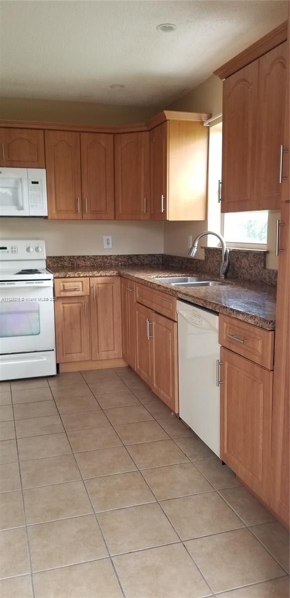 KEYS-GATE NO 2 - Residential Lease