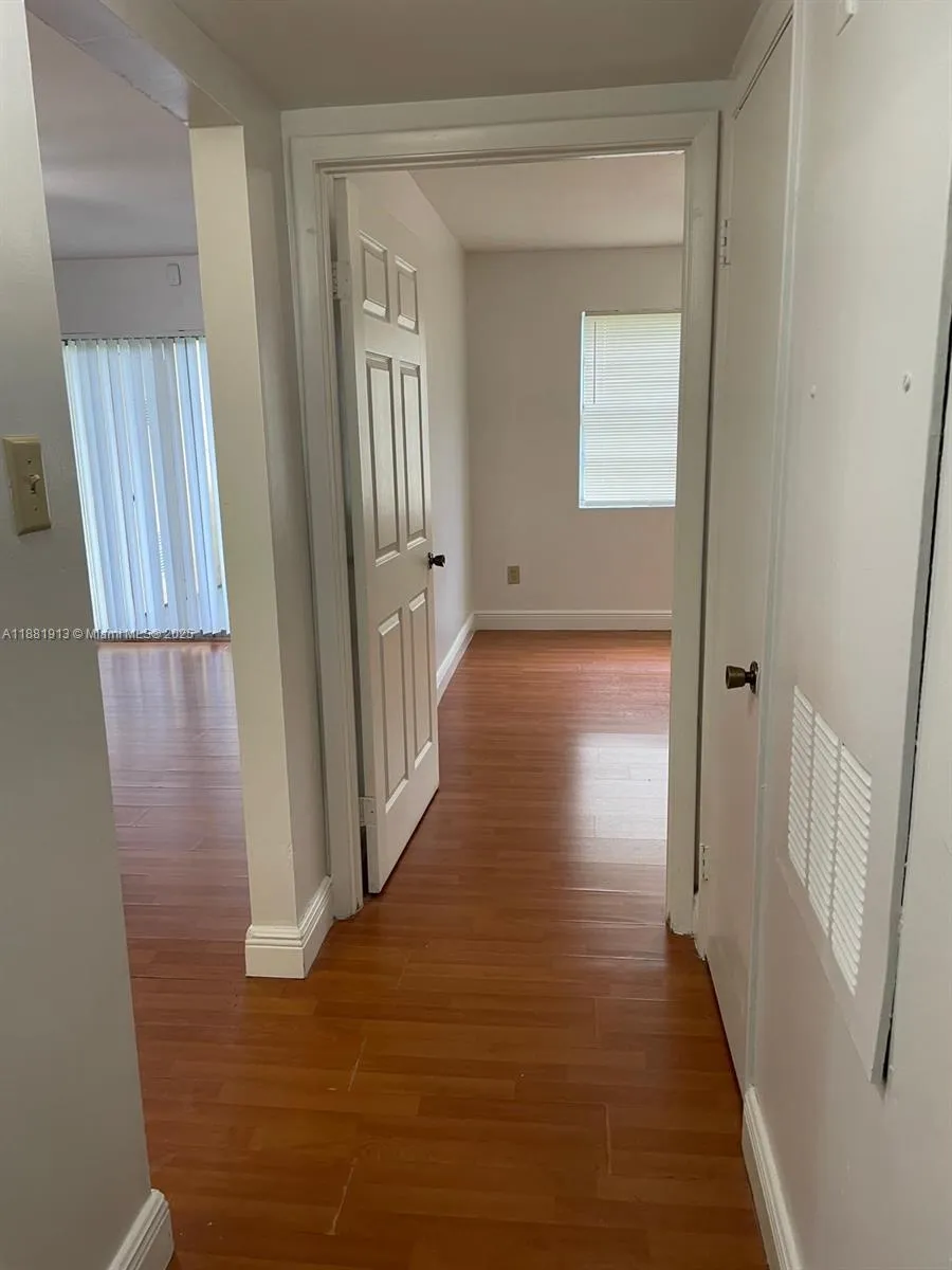 Miami, Florida 33196, United States, 2 Bedrooms Bedrooms, ,1 BathroomBathrooms,Residential,Active,227858