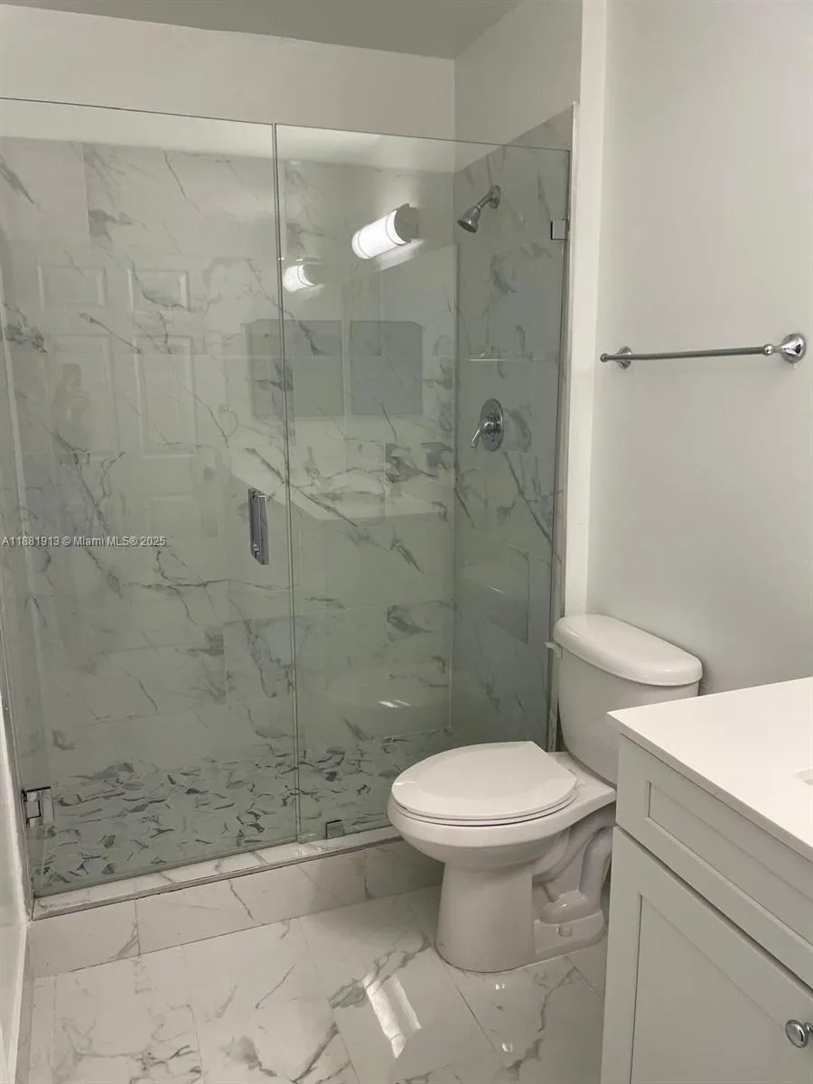 Miami, Florida 33196, United States, 2 Bedrooms Bedrooms, ,1 BathroomBathrooms,Residential,Active,227858