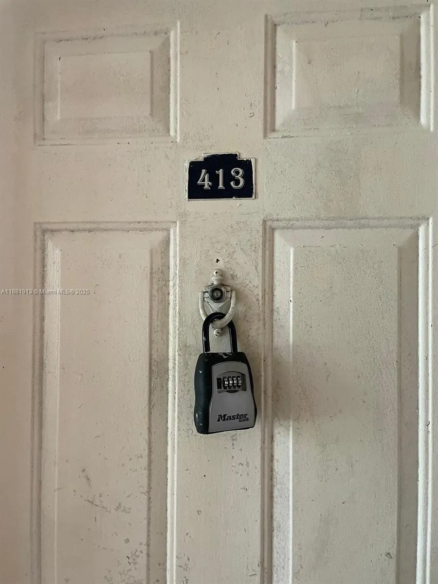 Miami, Florida 33196, United States, 2 Bedrooms Bedrooms, ,1 BathroomBathrooms,Residential,Active,227858