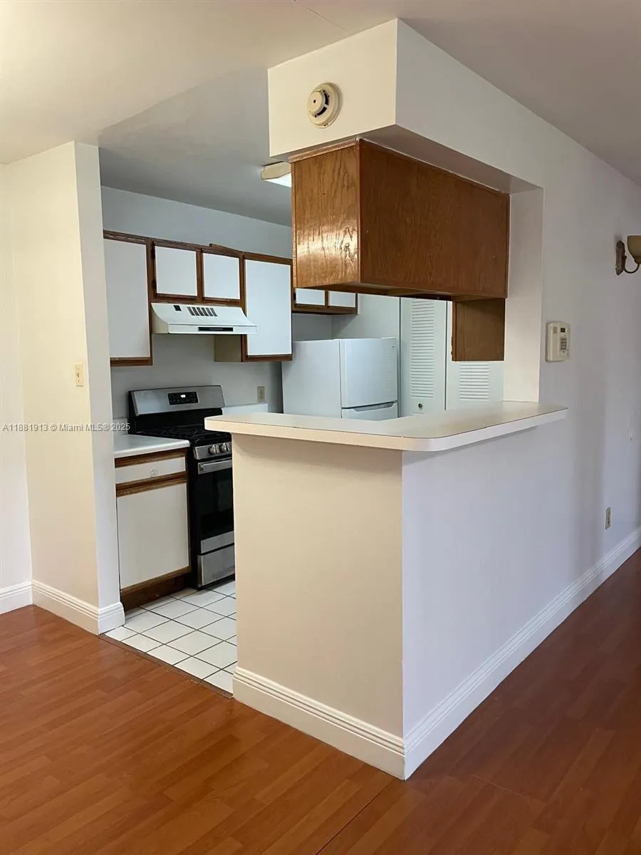 Miami, Florida 33196, United States, 2 Bedrooms Bedrooms, ,1 BathroomBathrooms,Residential,Active,227858