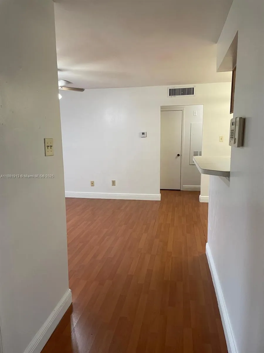 Miami, Florida 33196, United States, 2 Bedrooms Bedrooms, ,1 BathroomBathrooms,Residential,Active,227858