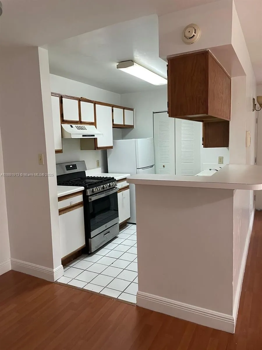 Miami, Florida 33196, United States, 2 Bedrooms Bedrooms, ,1 BathroomBathrooms,Residential,Active,227858