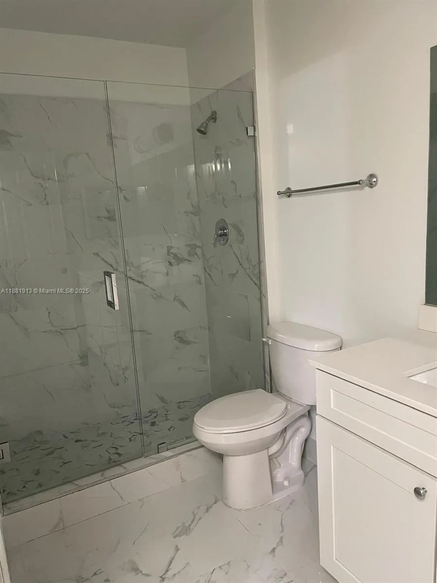 Miami, Florida 33196, United States, 2 Bedrooms Bedrooms, ,1 BathroomBathrooms,Residential,Active,227858