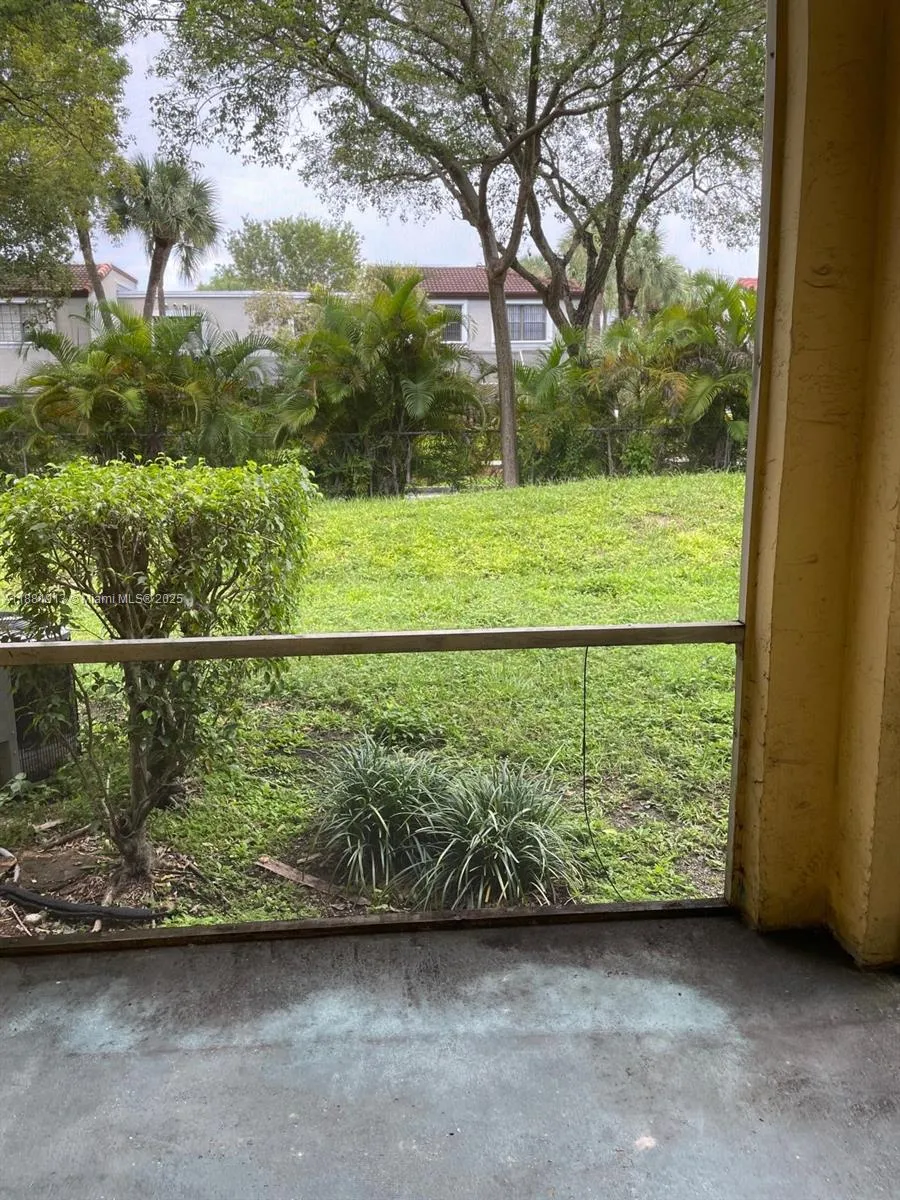 Miami, Florida 33196, United States, 2 Bedrooms Bedrooms, ,1 BathroomBathrooms,Residential,Active,227858