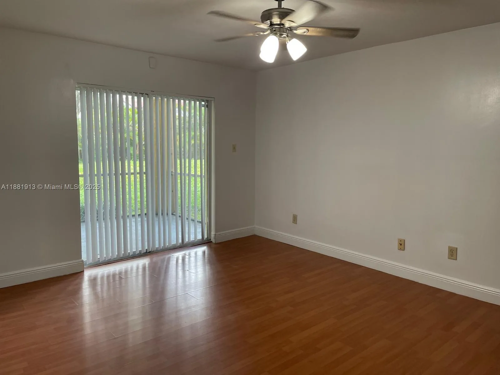 Miami, Florida 33196, United States, 2 Bedrooms Bedrooms, ,1 BathroomBathrooms,Residential,Active,227858