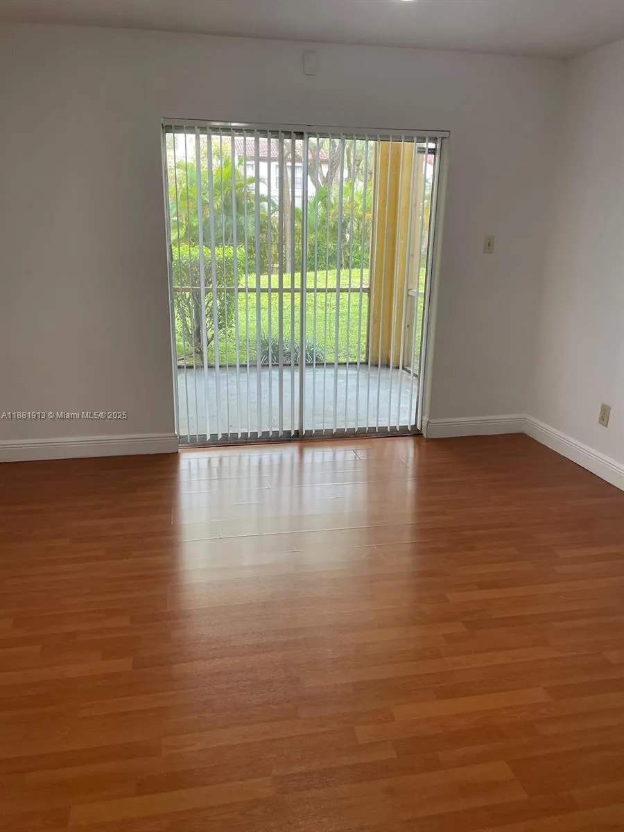 Miami, Florida 33196, United States, 2 Bedrooms Bedrooms, ,1 BathroomBathrooms,Residential,Active,227858