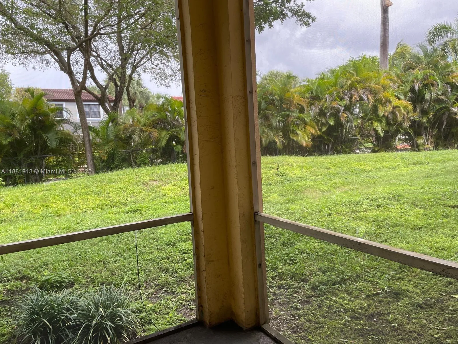 Miami, Florida 33196, United States, 2 Bedrooms Bedrooms, ,1 BathroomBathrooms,Residential,Active,227858