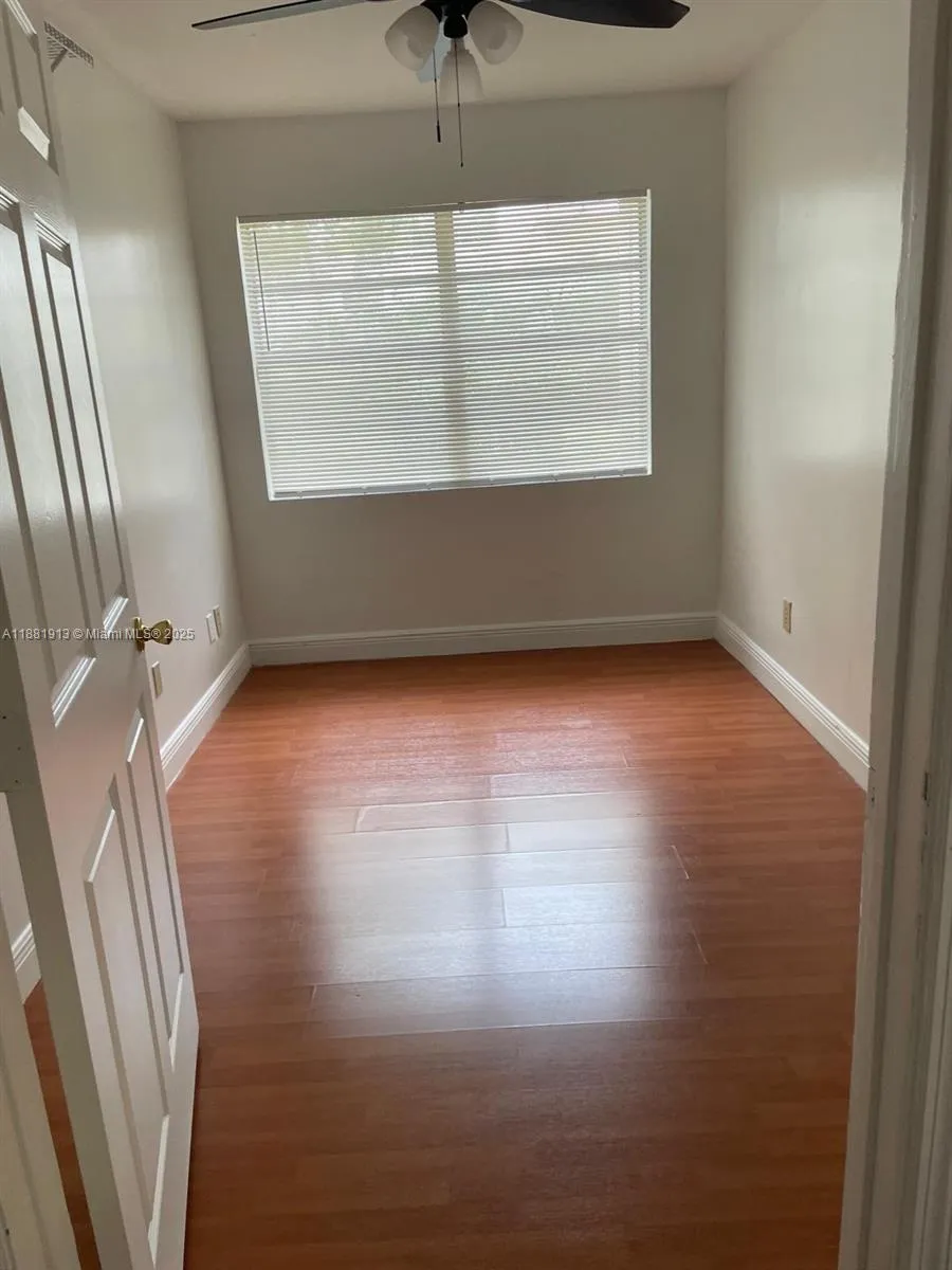 Miami, Florida 33196, United States, 2 Bedrooms Bedrooms, ,1 BathroomBathrooms,Residential,Active,227858