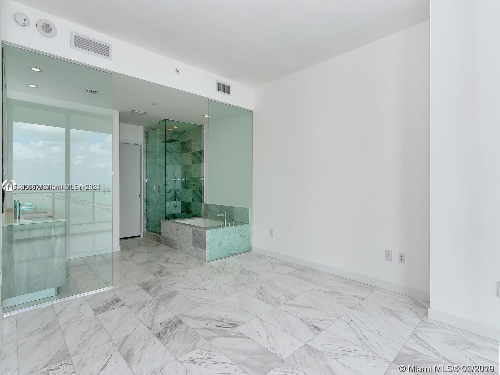 GRAN PARAISO CONDO - Residential