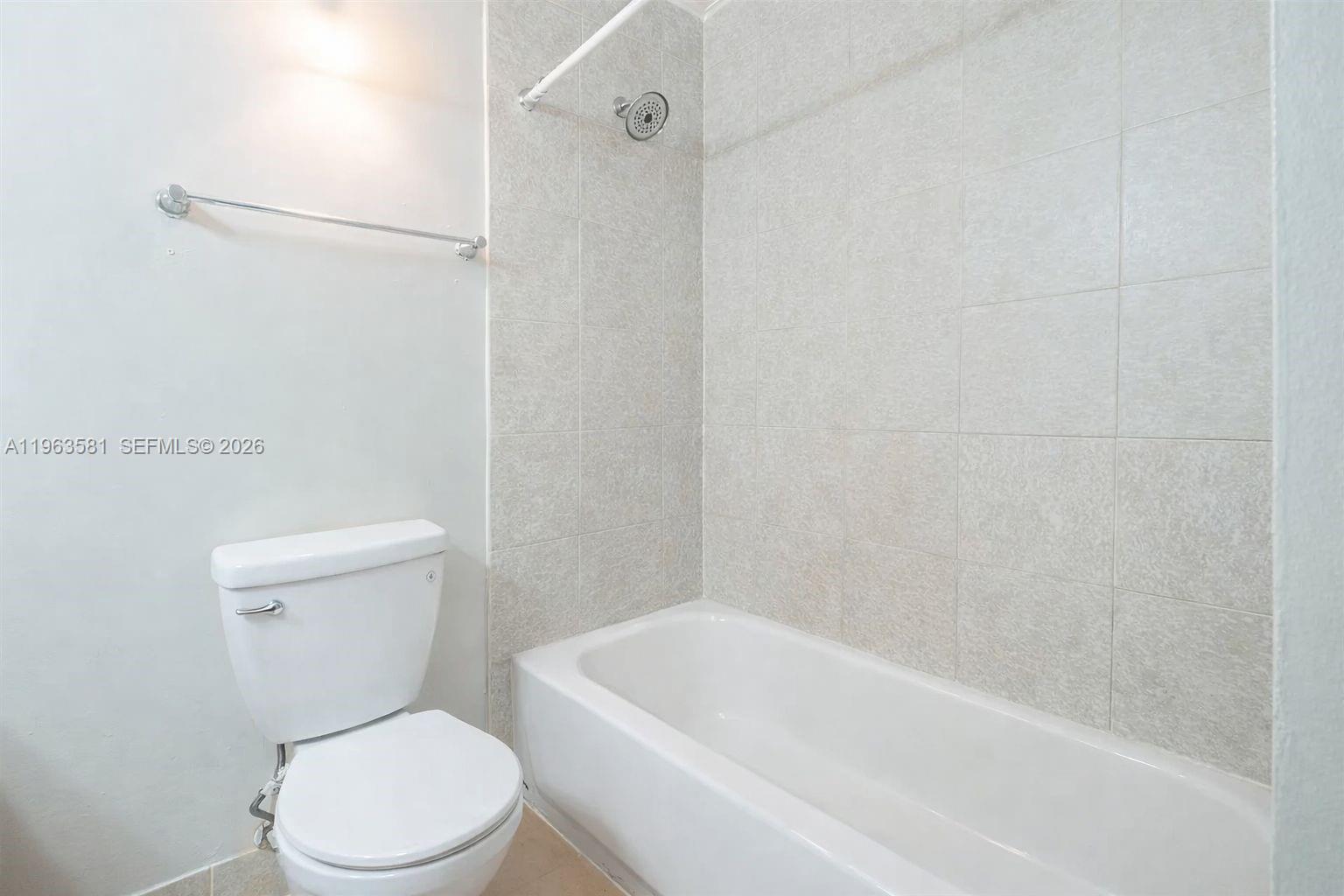 2075 NW 46th Ave I201