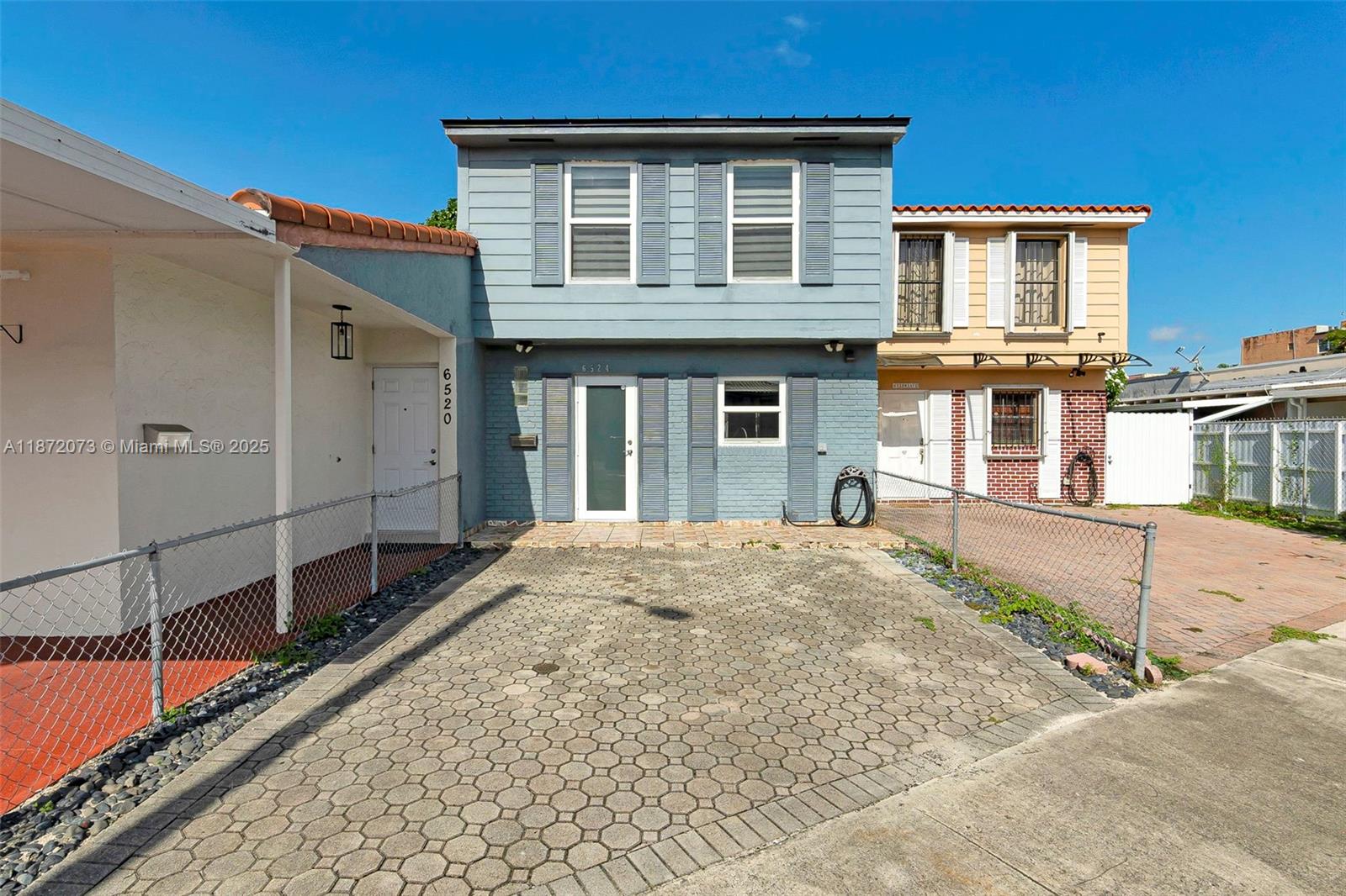 GRATIGNY RED TOWNHOUSES - Residential