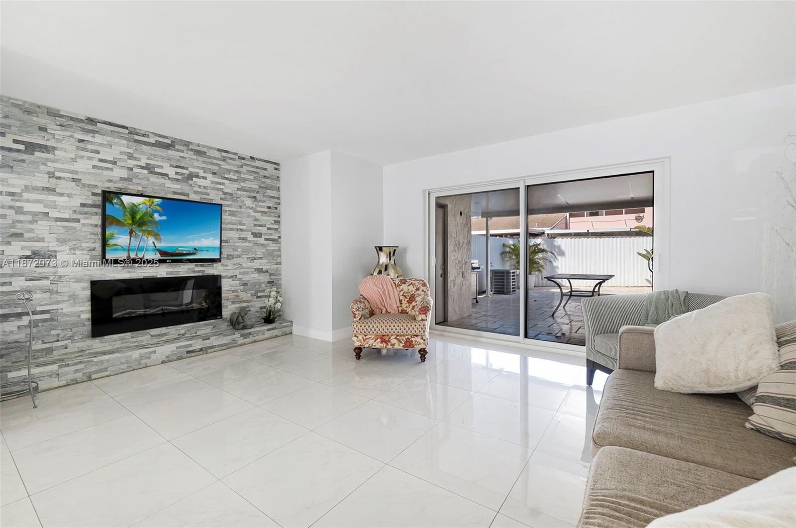 GRATIGNY RED TOWNHOUSES - Residential