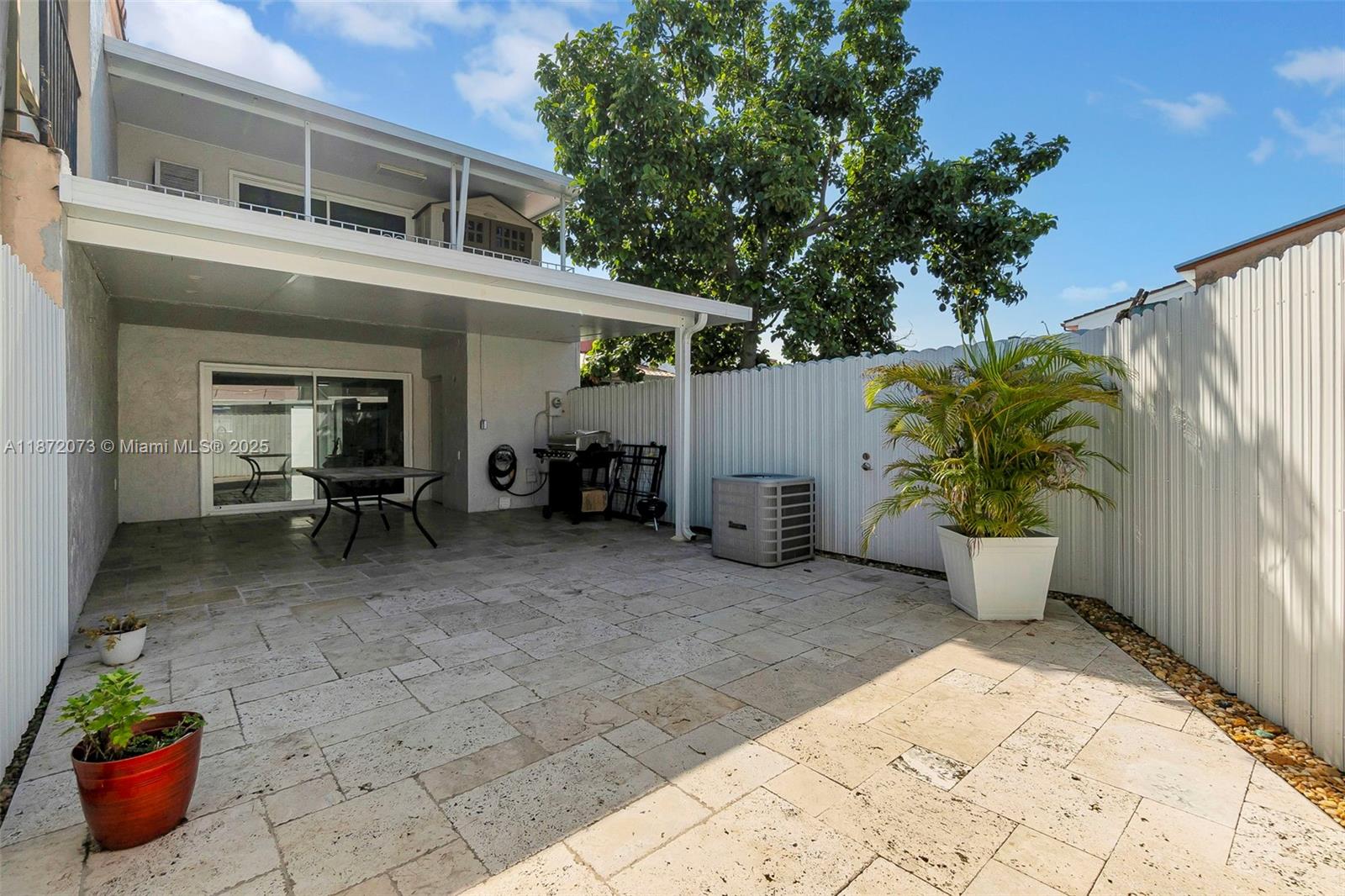 GRATIGNY RED TOWNHOUSES - Residential