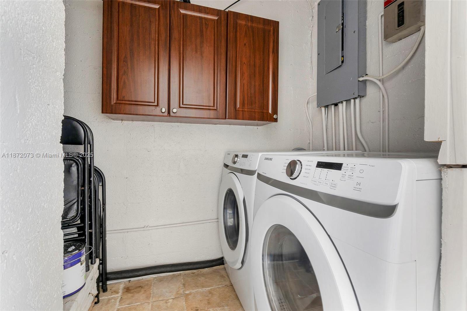 GRATIGNY RED TOWNHOUSES - Residential