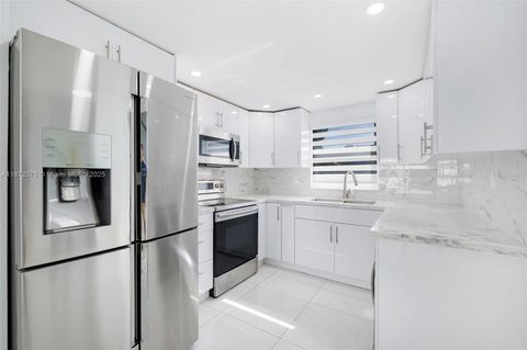 Photo of 6524 W 3rd Ave, Hialeah, FL 33012 (MLS # A11872073) Photo of 6524 W 3rd Ave, Hialeah, FL 33012 (MLS # A11872073)