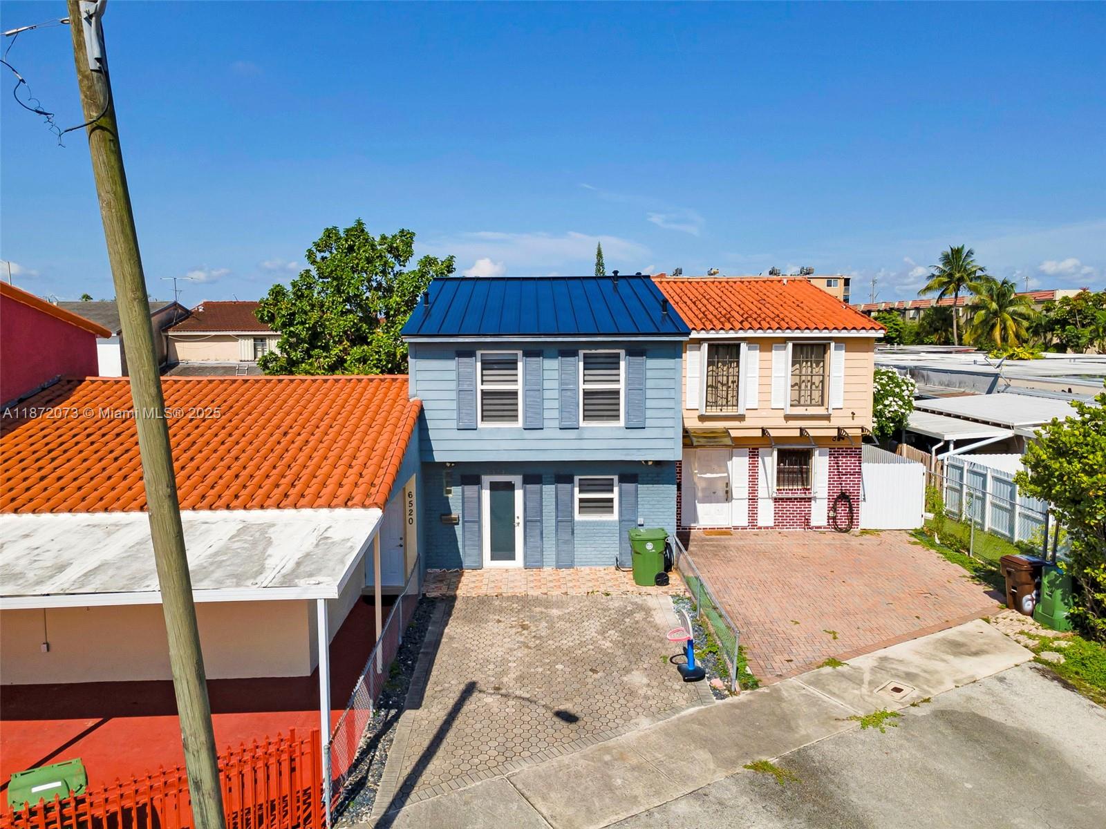 GRATIGNY RED TOWNHOUSES - Residential