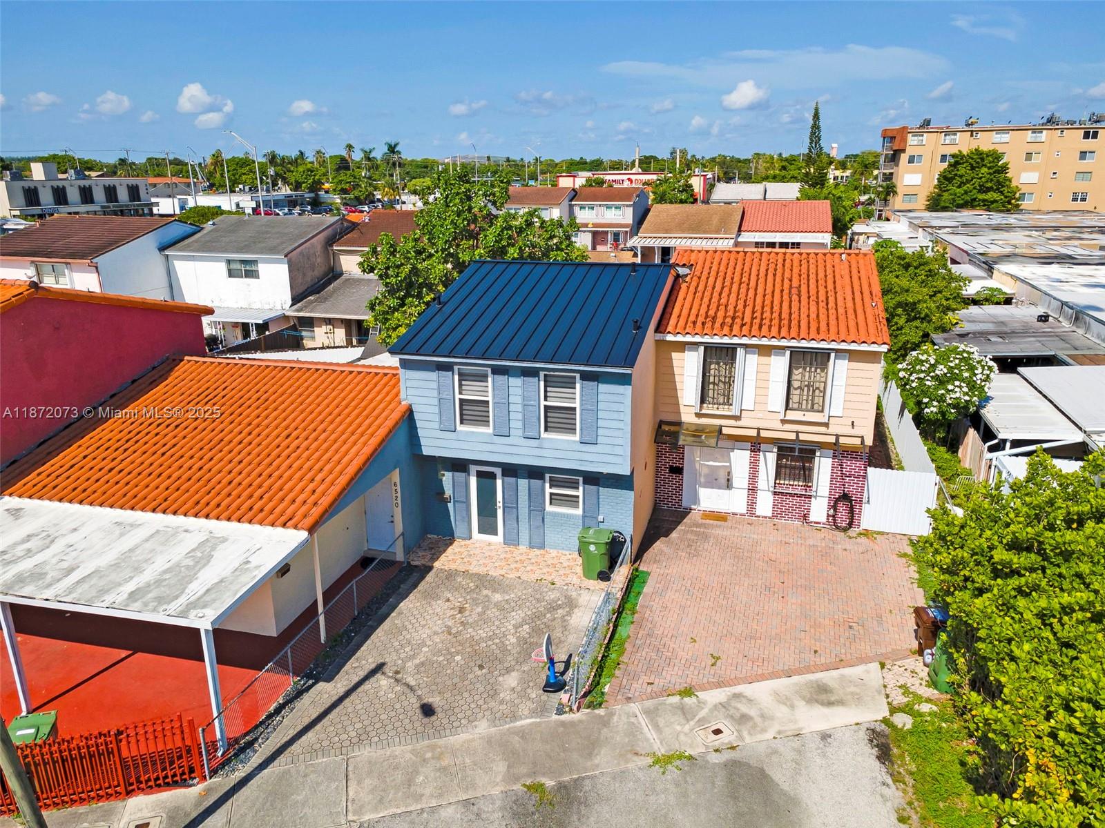 GRATIGNY RED TOWNHOUSES - Residential