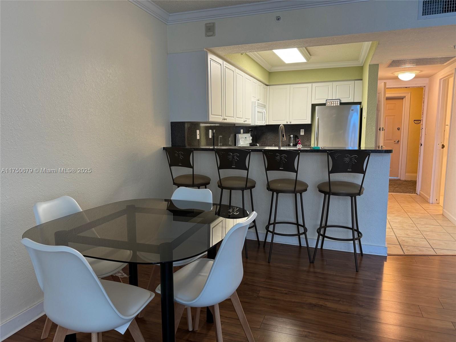 WAVE CONDO - Residential