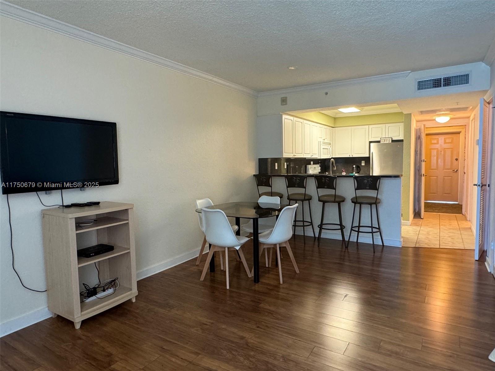 WAVE CONDO - Residential