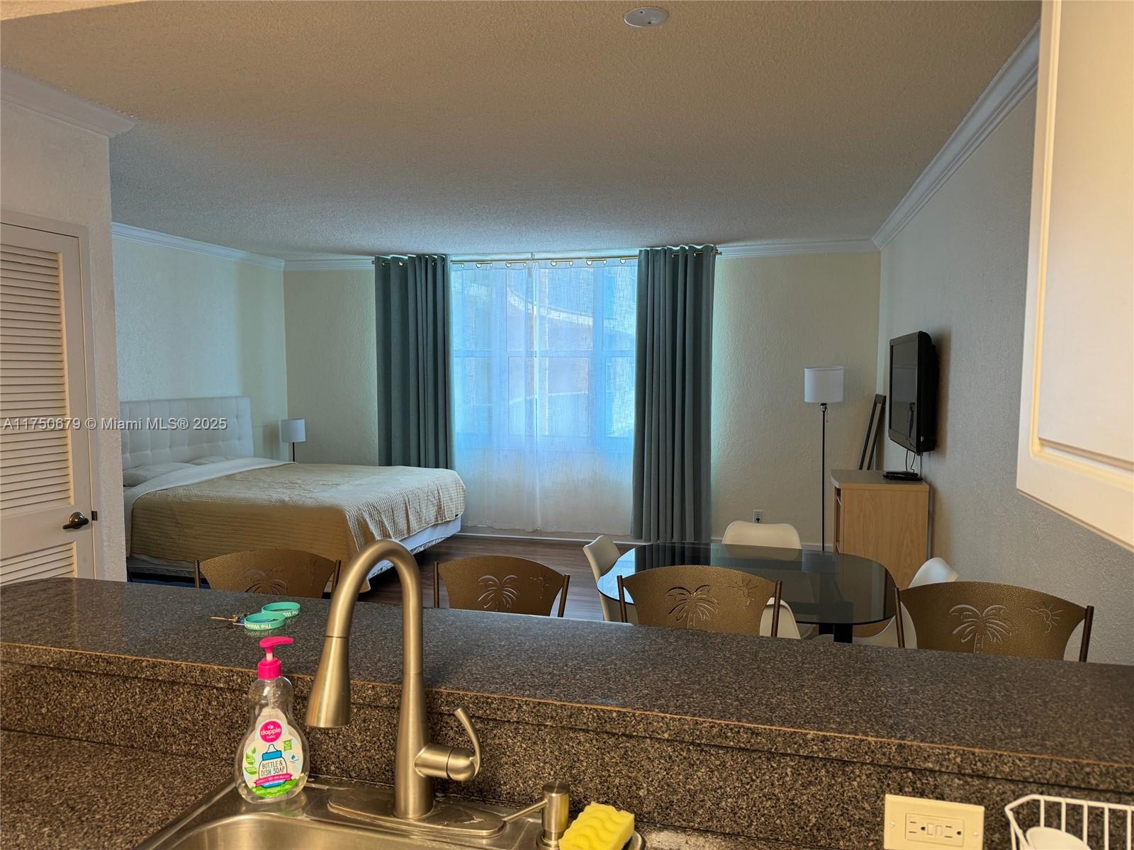 WAVE CONDO - Residential