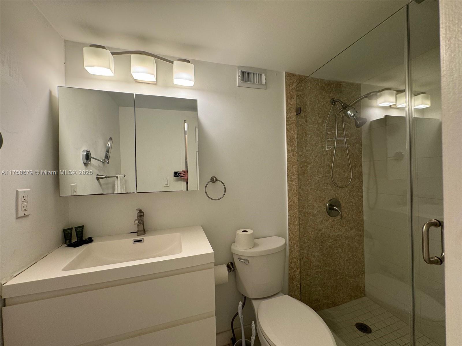 WAVE CONDO - Residential
